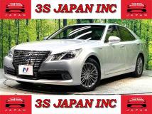 2013 Toyota Crown Hybrid