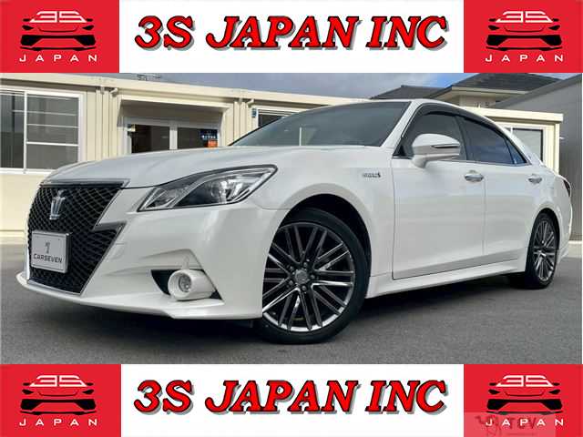 2013 Toyota Crown Hybrid
