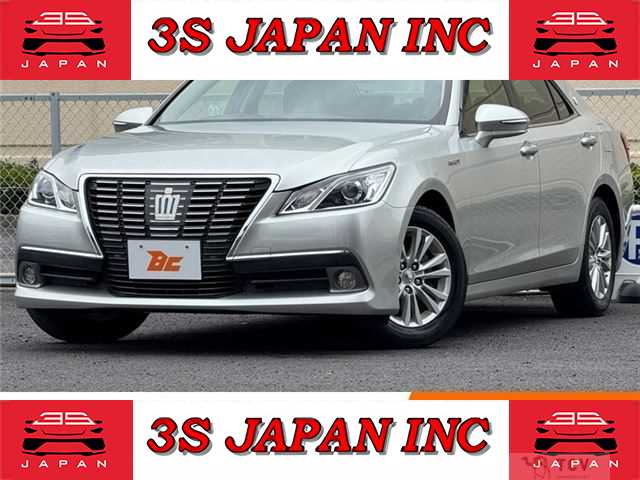 2013 Toyota Crown Hybrid