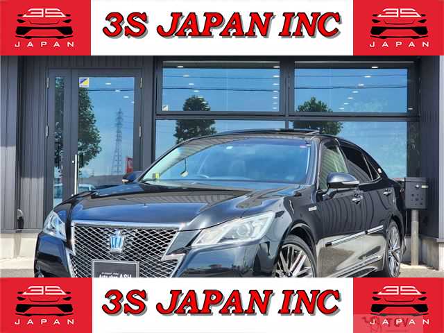 2014 Toyota Crown Hybrid