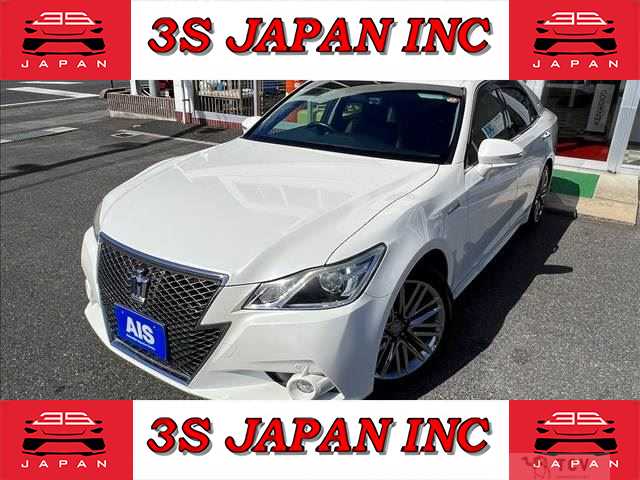 2014 Toyota Crown Hybrid