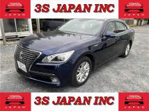 2014 Toyota Crown Hybrid