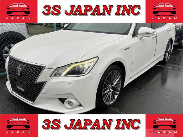2013 Toyota Crown Hybrid