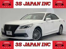 2013 Toyota Crown Hybrid