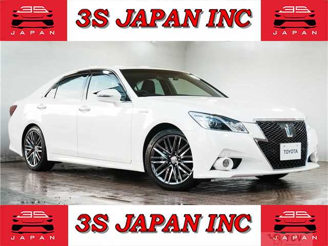 2013 Toyota Crown Hybrid
