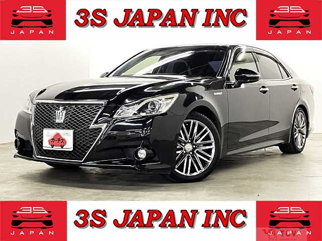 2013 Toyota Crown Hybrid