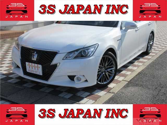 2014 Toyota Crown Hybrid