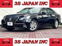 2013 Toyota Crown Hybrid