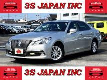 2013 Toyota Crown Hybrid