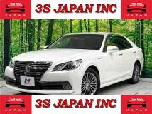 2013 Toyota Crown Hybrid