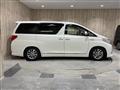 2013 Toyota Alphard Hybrid