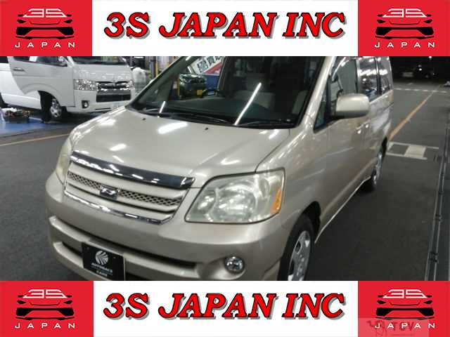 2004 Toyota Noah