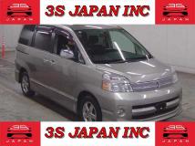 2005 Toyota Voxy