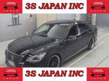 2013 Toyota Crown Hybrid