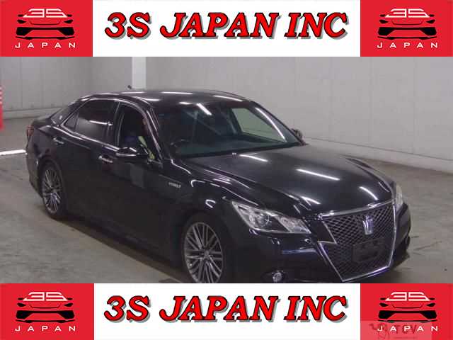 2013 Toyota Crown Hybrid