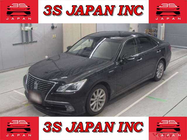 2013 Toyota Crown Hybrid