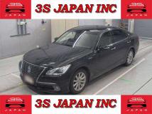 2013 Toyota Crown Hybrid