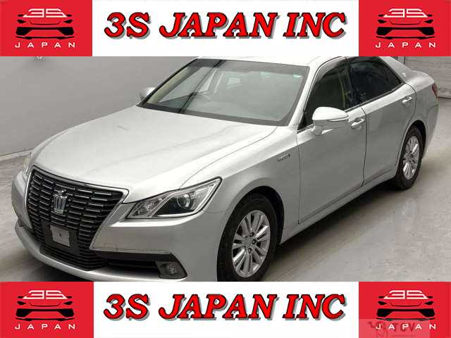 2013 Toyota Crown Hybrid