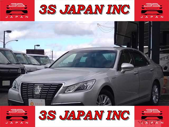 2013 Toyota Crown Hybrid