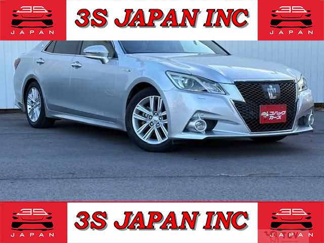 2014 Toyota Crown Hybrid