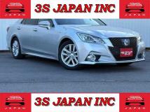2014 Toyota Crown Hybrid