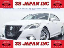 2013 Toyota Crown Hybrid
