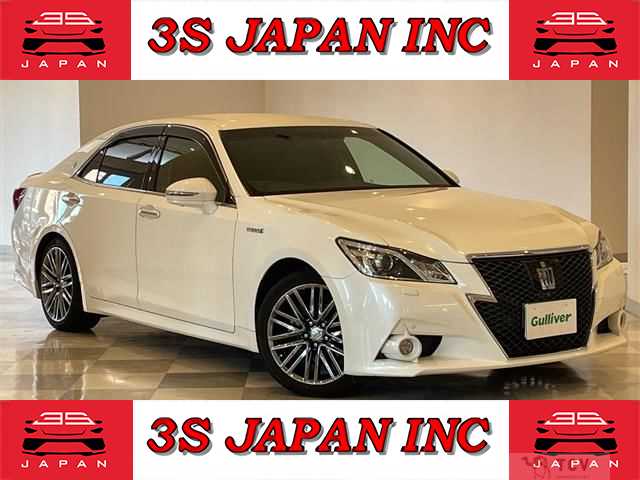 2013 Toyota Crown Hybrid