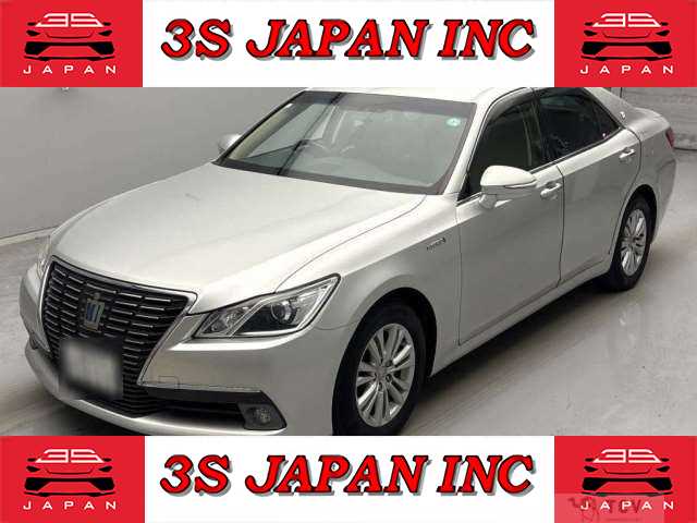 2013 Toyota Crown Hybrid