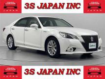 2014 Toyota Crown Hybrid