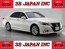 2014 Toyota Crown Hybrid