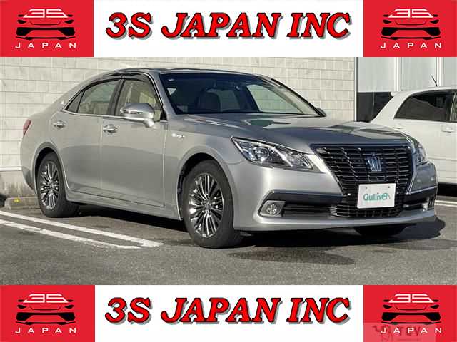 2014 Toyota Crown Hybrid
