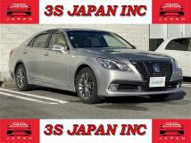 2014 Toyota Crown Hybrid