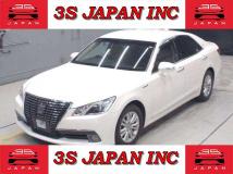 2013 Toyota Crown Hybrid
