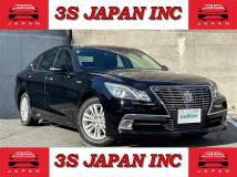 2013 Toyota Crown Hybrid