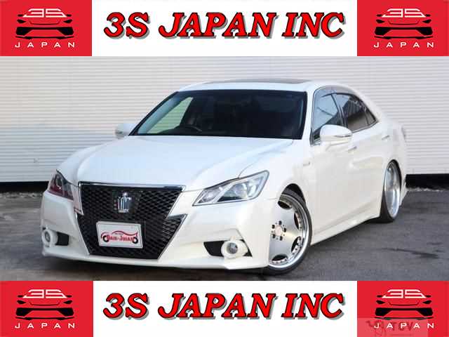 2013 Toyota Crown Hybrid