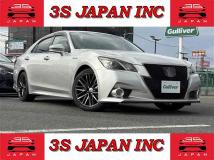 2014 Toyota Crown Hybrid