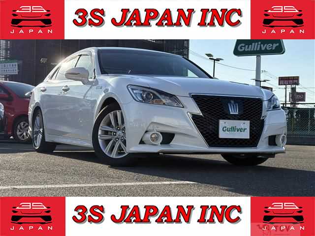 2013 Toyota Crown Hybrid
