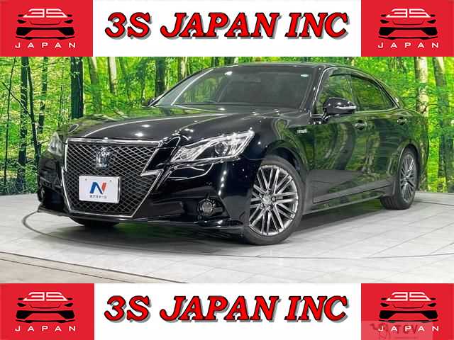 2013 Toyota Crown Hybrid