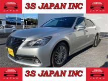 2014 Toyota Crown Hybrid