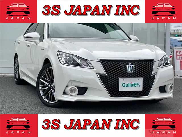 2013 Toyota Crown Hybrid