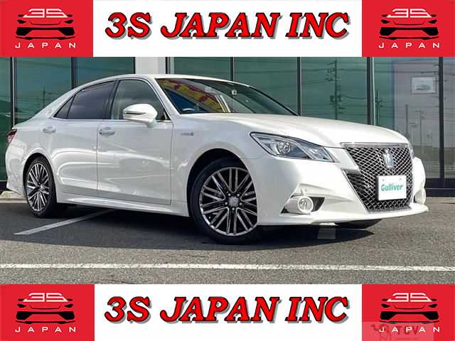 2013 Toyota Crown Hybrid