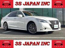 2013 Toyota Crown Hybrid