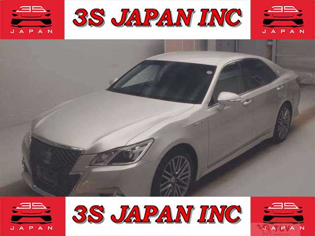 2013 Toyota Crown Hybrid