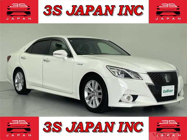 2013 Toyota Crown Hybrid