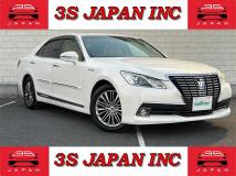 2013 Toyota Crown Hybrid
