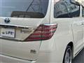 2013 Toyota Alphard Hybrid