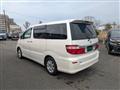 2004 Toyota Alphard