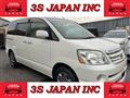 2005 Toyota Noah
