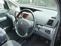 2005 Toyota Noah