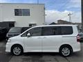 2010 Toyota Noah